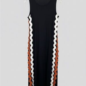 Stylish Black Maxi Dress with Zigzag Details